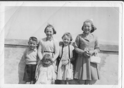 1962 - Patsy, Breada, Noela, Anna, Mary Carrucan in Fanore
