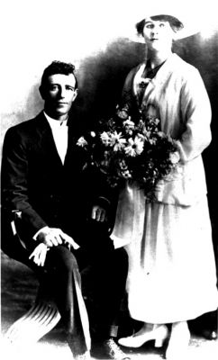 1917 - wedding of Ann Marie Carrucan and Frederick George Latham
This photos shows the 1917 wedding of wedding of Ann Marie Carrucan (1899-1999) and Frederick George Latham (1889-1961). Ann Marie was also affectionately known as Duck.
They had eight children: Ellen Mary (Molly), Peter Joseph, Frederick, Ann Marie (Nancy), Kevin Michael, James John, Lynette and Maureen.
