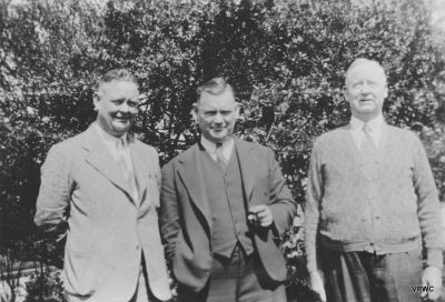 1940 - Maurice and Jim Calnin with Edward Barry
1940 circa - Maurice Calnin (1897-1982) on the left, his brother James Calnin (1869-1943) and his father-in-law Edward Barry (right). Maurice and Jim were two of the 10 children of James Calnin and Annie (Babe) Carrucan and were grand children of Patrick Carrucan and Mary O'Brien.
