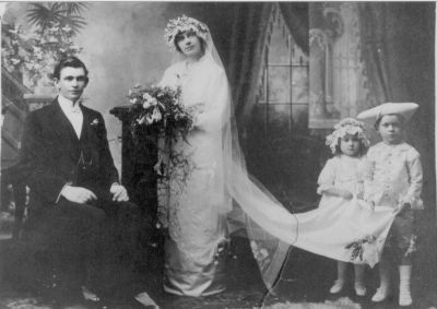1914 - Patrick and Eva Lane, Bonnie McMahon Jack Woodward
This photo shows the marriage of Patrick and Eva (nee Jones) Lane in 1914. The children accompanying them are Bonnie McMahon and Jack Woodward.
