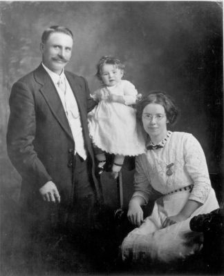 1912- Michael and Hannah O'Bryan with Mary Veronica (Mollie)
1912 - Michael O'Bryan with his wife Hannah (nee Sloan) with their eldest daughter Mary Veronica (Mollie). Michael O'Bryan was an accountant and the family lived in Fitzroy.
Their 3 children were
Mary Veronica (Mollie) - born 15-11-1911 - Mollie subsequently joined the Little Sisters of the Poor as Sr Veronica Mary
Agnes (Sr Michelle) - born 31-03-1915 - Agnes also became a nun and became known as Sr Michelle
Kevin - born 25-12-1919
