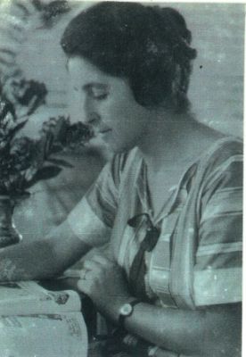 1927 - Mona Hogan nee Carrucan in Fiji
Monica (Mona) Carrucan, the fourth child of Margaret and Michael Carrucan of Kew, was born in 1896 in Kew. In 1925, she married Joseph Hogan and they had 4 children, Margaret, Bernard, Gregory and Frank. Mona died in March 1976. This photo was taken in Fiji in 1927.
She was a granddaughter of Peter and Hannah Carrucan.
