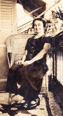 1927 circa - Eileen Hogan While Living in India
Eileen Bedelia Carrucan (1886-1945) married Martin Denis Hogan (1881-1936) in 1911. Eileen was a grand daughter of Peter Carrucan and Hannah Woods. This photo shows Eileen when she and her husband were living in India in 1927. Photo provided by David Reinger, the husband of Meron Mildred Reinger nee Renault, who is a great grand daughter of Peter Carrucan and Hannah Woods.
