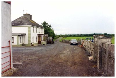 1999 Cullahill Farmhouse, Parish of Bourney, Tipperary North - taken by Brian Cuffley
Brian Cuffley returned in 1999 and captured the Cullahill homestead in this photo. This is the same homestead that Thomas Sweeney tried to burn down. In those days, it would have had a thatched roof which would have easily caught fire.
