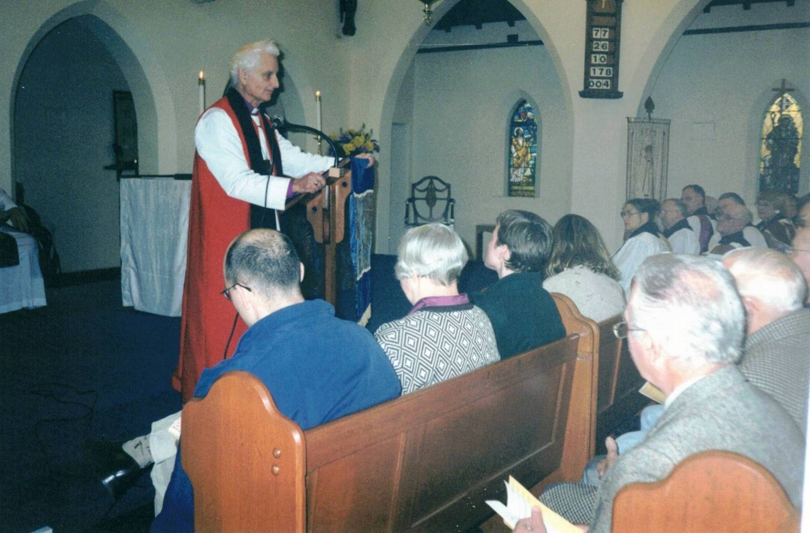 2000 July - Final Service at St Linus for our vicar Bhp Jeremy Ashton
Bhp. Jeremy Ashton came out of retirement to take on the role of vicar at St Linus in November 1995. He spent 5 years as our vicar before retiring once again in July 2000. This photo shows him delivering his final sermon in his final service in July 2000.

