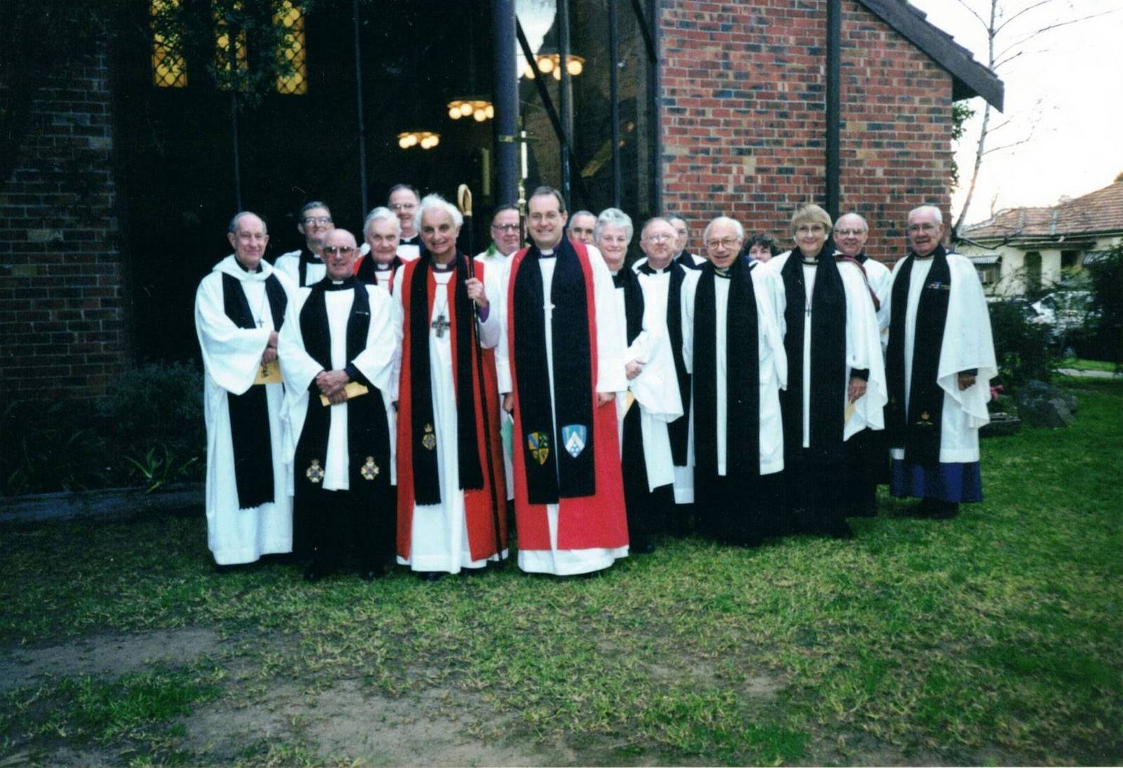 2000 July - Final Service at St Linus for our vicar Bhp Jeremy Ashton
Bhp. Jeremy Ashton came out of retirement to take on the role of vicar at St Linus in November 1995. He spent 5 years as our vicar before retiring once again in July 2000. His final service saw many clergy in attendance, a measure of the esteem in which he was held by his fellows in the Diocese of Melbourne. 
